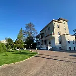 Отель La Fontana