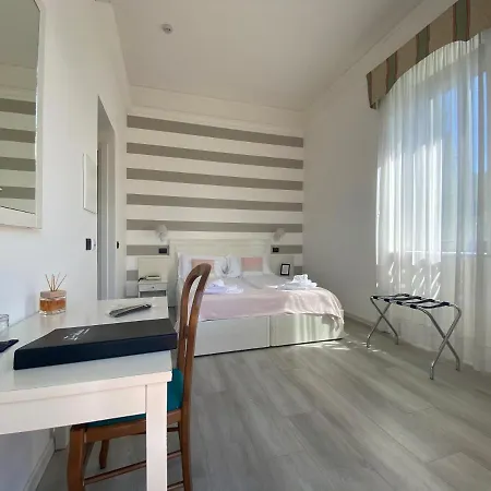 ホテル ホテル　ラ　フォンタナ 3*